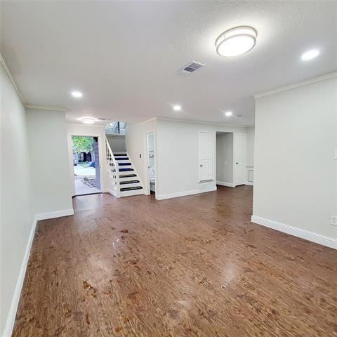 Foto del edificio - 230 McCarley Pl