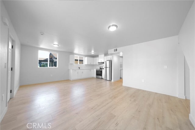 Foto del edificio - 236 W 84th Pl
