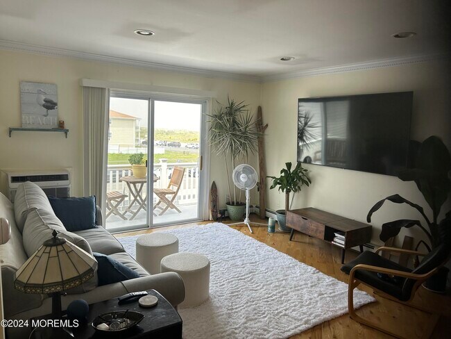 Building Photo - 709 Ocean Ave