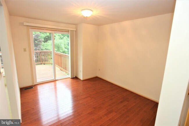 Building Photo - 4 Prairie Landing Ct