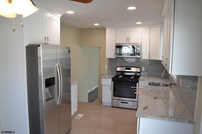 Foto del edificio - 321 Dogwood Ave