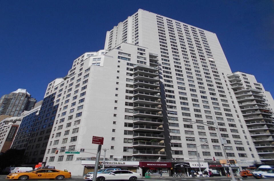 Foto principal - 245 E 63rd St