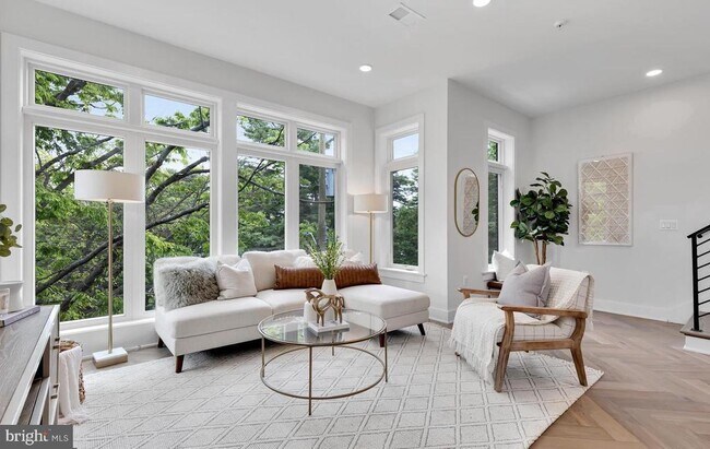 Foto del edificio - 4315 Harrison St NW