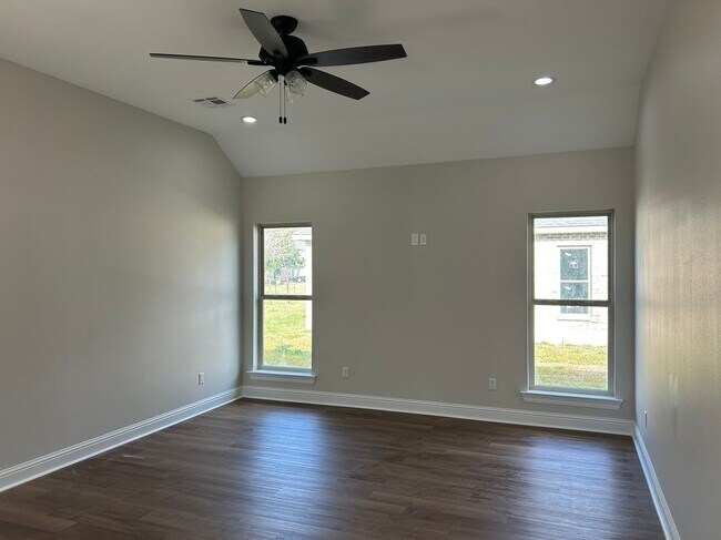 Foto del edificio - 162 Mill St