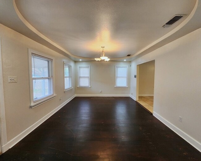 Foto del edificio - 504 Holmsley Ave