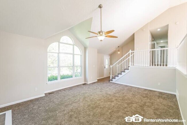 Building Photo - 3 Bedroom/ 2 Bath Home in Gardner! Availab...