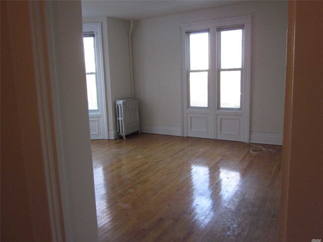 Building Photo - 25 Knollwood Ave