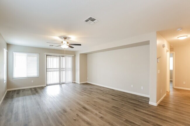 Foto del edificio - 3528 W Glass Ln