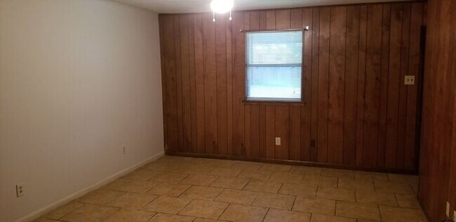 Foto del edificio - 2 BD, 1 BA, Triplex in Jacksonville