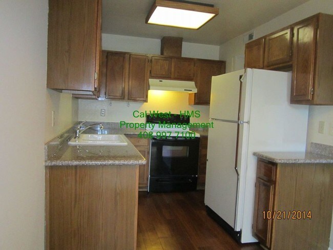 Foto del edificio - 117 Rose Ln