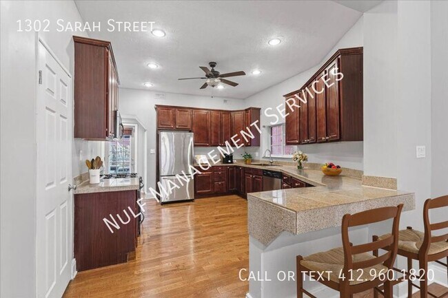 Building Photo - Charming and Spacious Single Family in Sou...