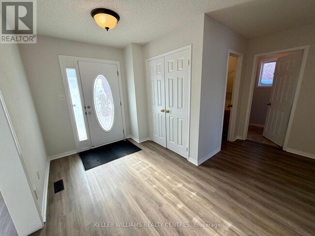 Building Photo - 302 Livingstone St W