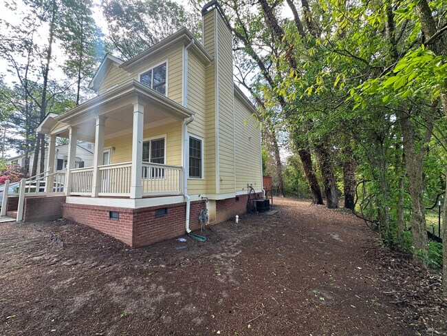 Foto del edificio - Room in Single Family Home on Godfrey Dr NW