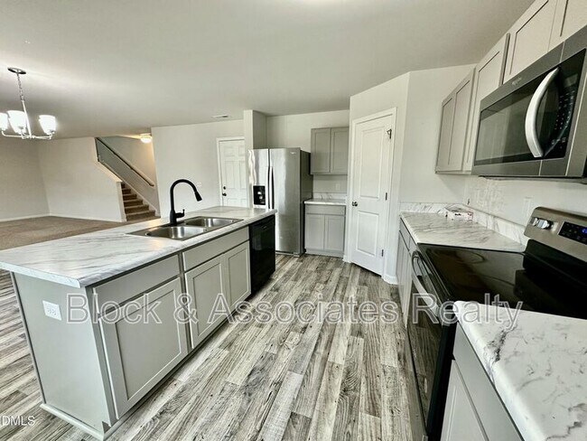 Foto del edificio - 168 Maple Tree Ln