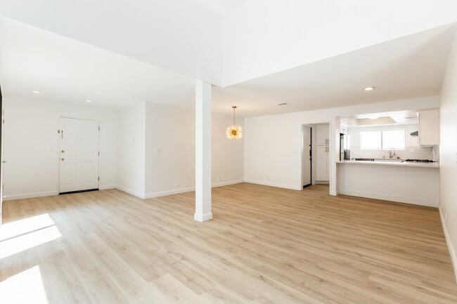 Building Photo - 1738 S Bentley Ave