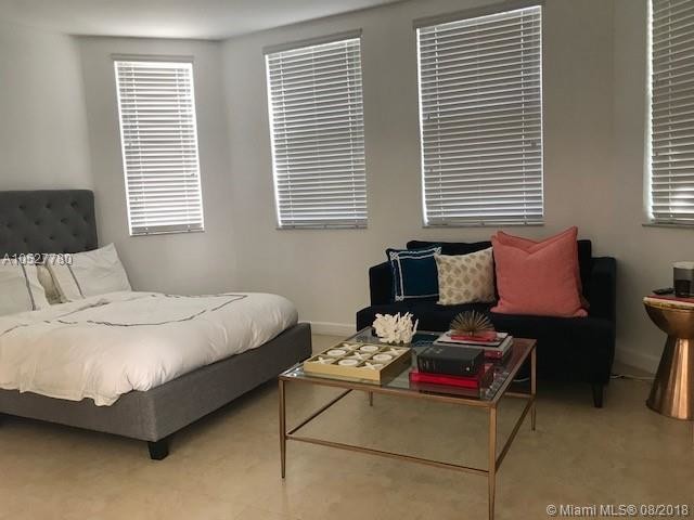 Foto del edificio - 2800 Pine Tree Dr