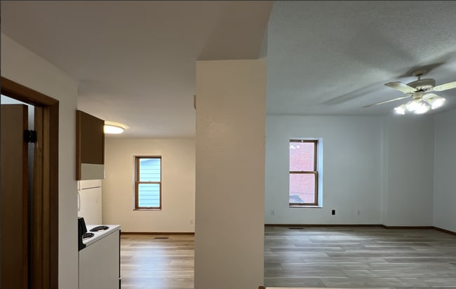 Building Photo - 455 W Locust St