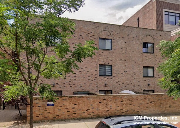 Building Photo - 711 W Melrose St