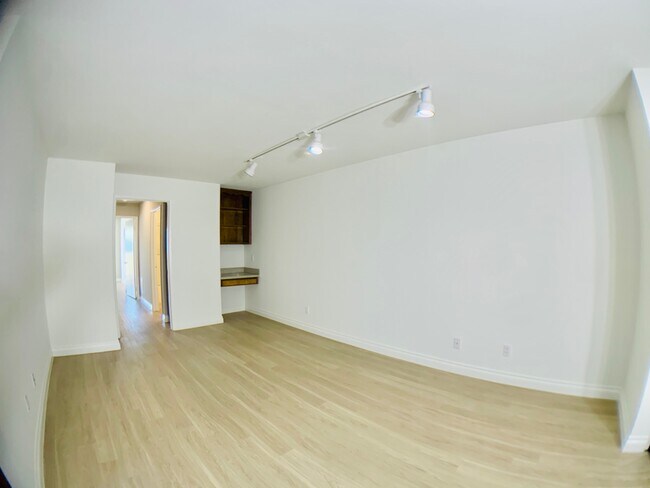 Foto del edificio - 12756 Caswell Ave