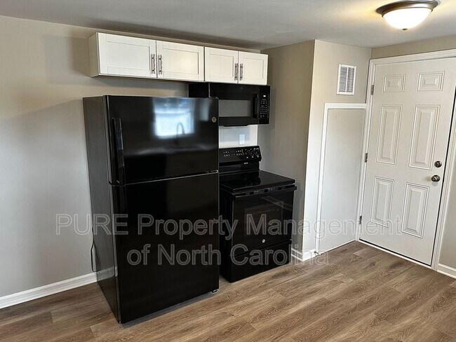 Foto del edificio - 606 Carver Dr