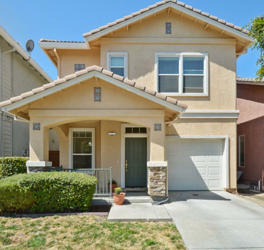 Primary Photo - 200 Penhow Cir