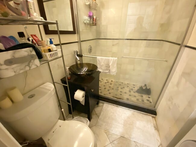 Foto del edificio - 174 Bolton St