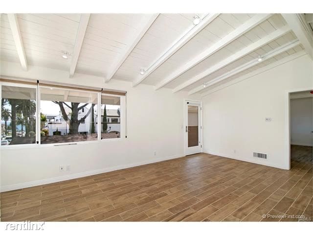 Building Photo - 303 Marguerite Ave