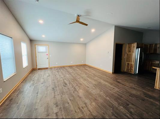 Building Photo - 403 Walnut Ct