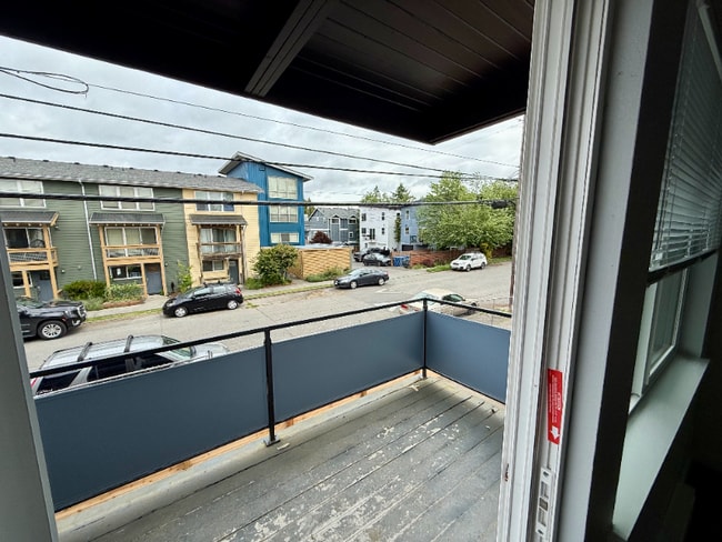 Building Photo - 1725 SW Barton St