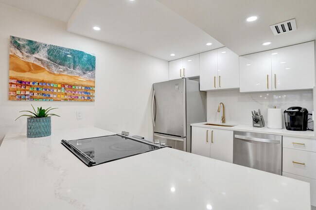 Foto del edificio - 755 Dotterel Rd