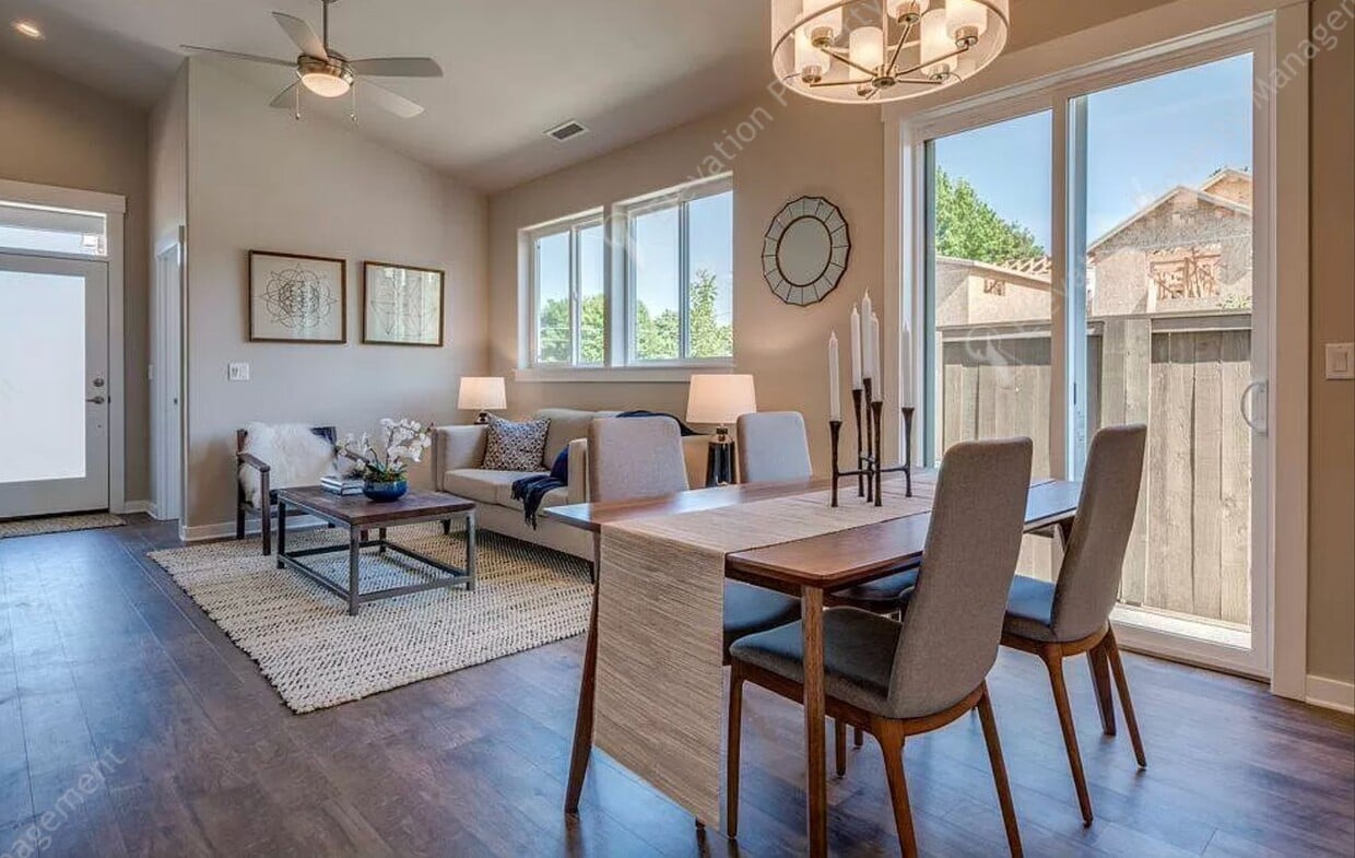 Building Photo - Centrally Located - 2BR -2BA + office Home