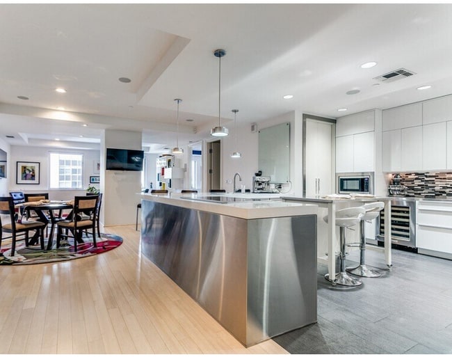 Building Photo - 1505 Elm St