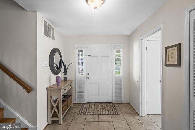 Building Photo - 5030 Gadsen Dr