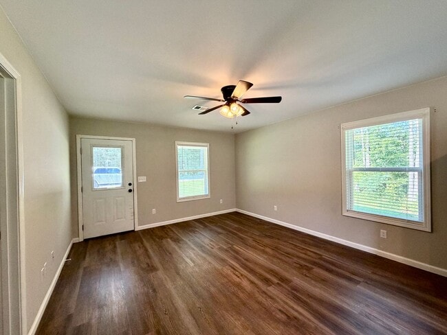 Building Photo - 1138 CR 194