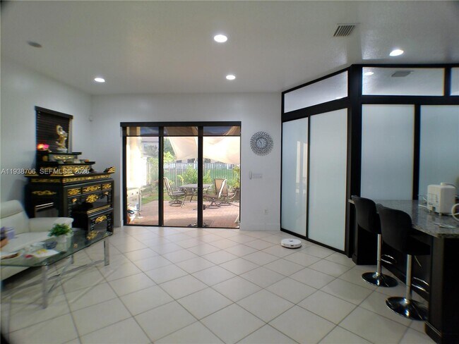 Foto del edificio - 3308 W 95th Terrace