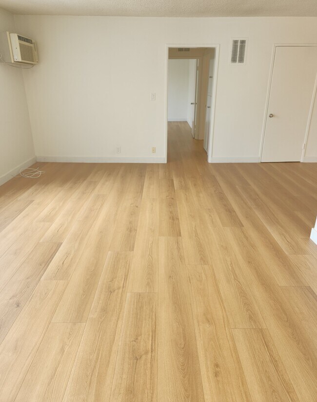 Foto del edificio - 1133 N Hacienda Pl