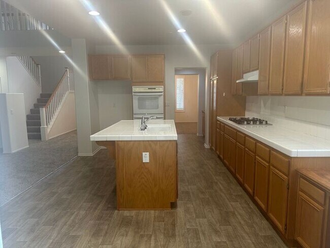 Foto del edificio - Spacious 3 + 2.5 Caynon Crest Home