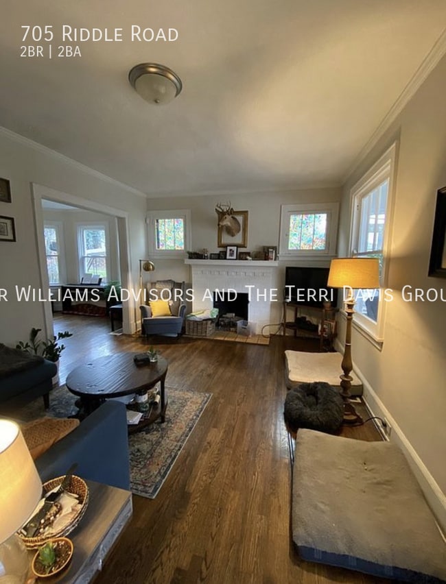 Photo - 705 Riddle Rd House