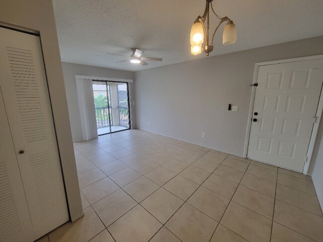 Foto del edificio - 5303 Summerlin Rd
