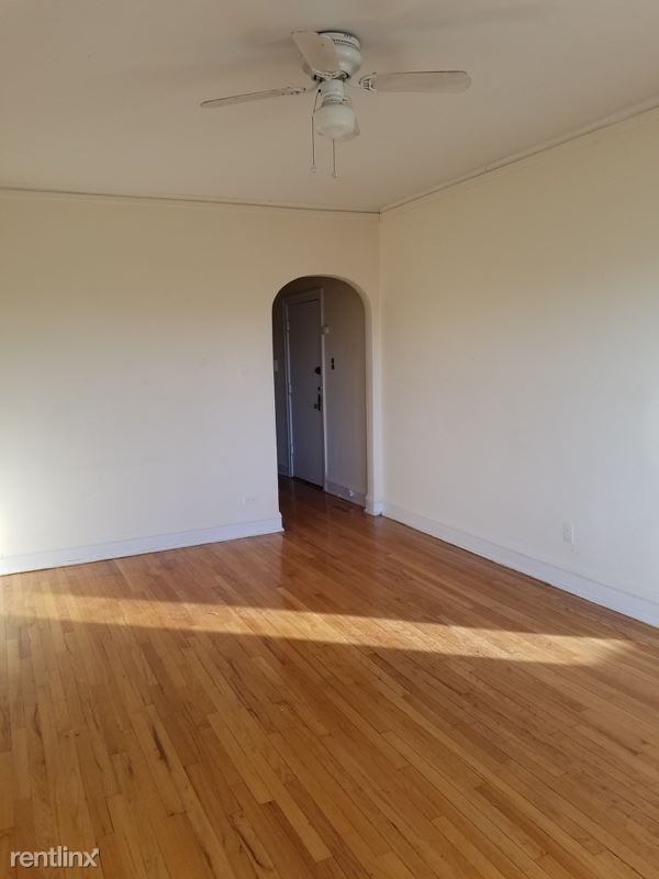 Foto del edificio - Studio, 1 bath Apartment - 1904 W Pratt Blvd