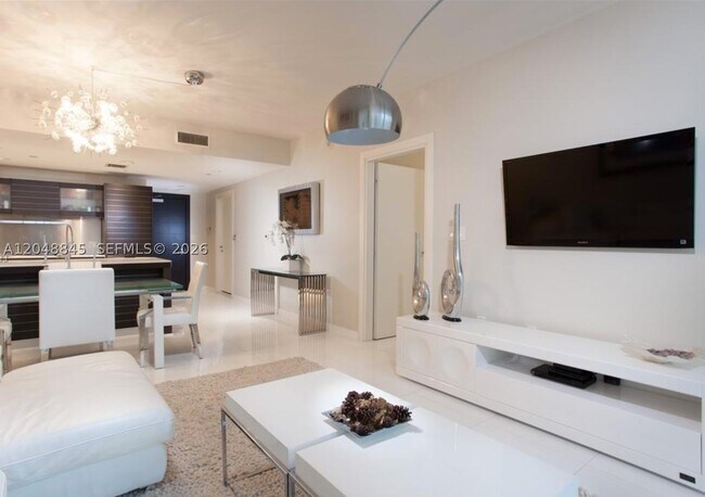 Building Photo - 200 Biscayne Blvd Way