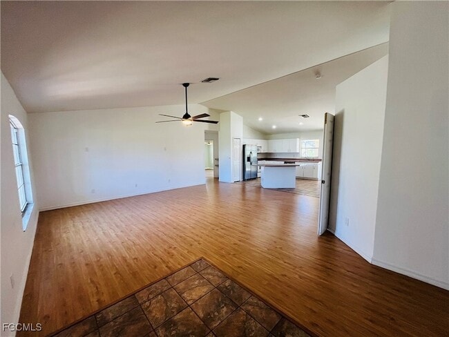 Building Photo - 3325 SW 15th Ave