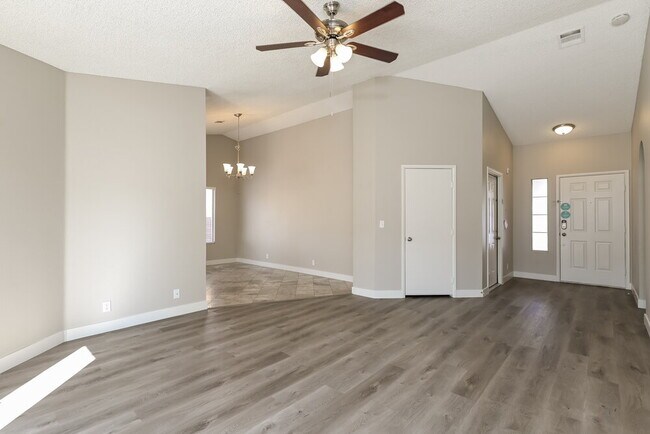 Foto del edificio - 934 Wagon Train Dr