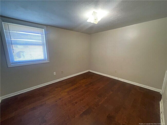 Foto del edificio - 824 Ridge Rd