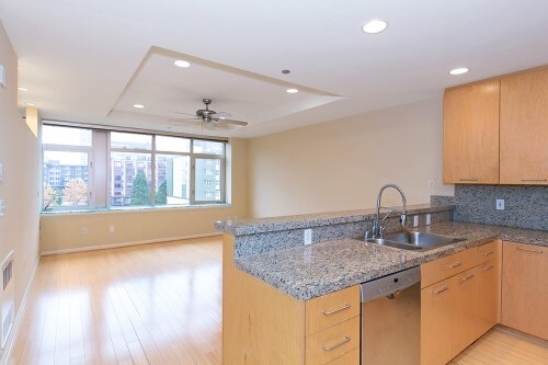 Foto del edificio - Pomeroy - 1 bedroom + den