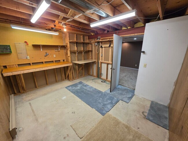 Foto del edificio - Single family home with fenced in yard