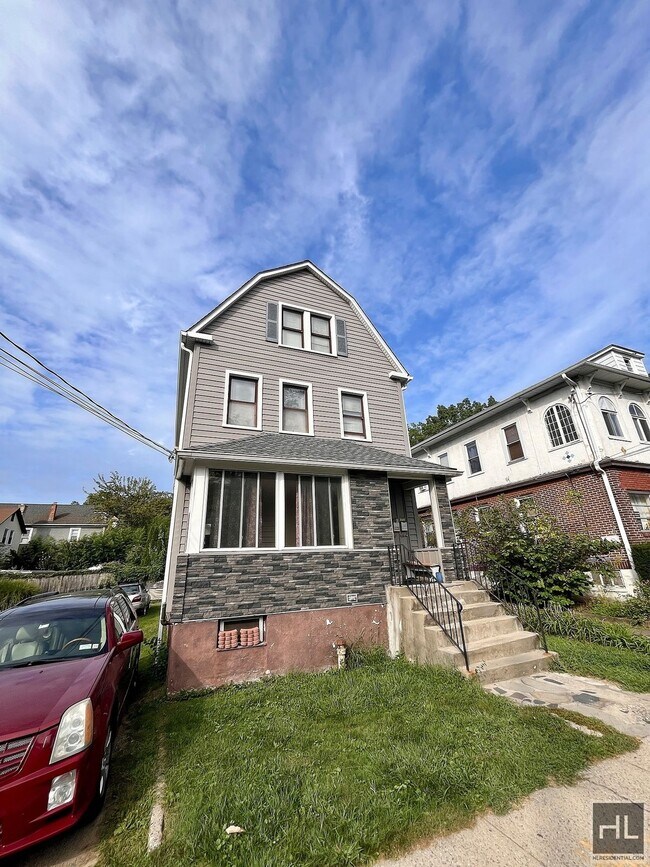 Building Photo - 6th St Village of Pelham