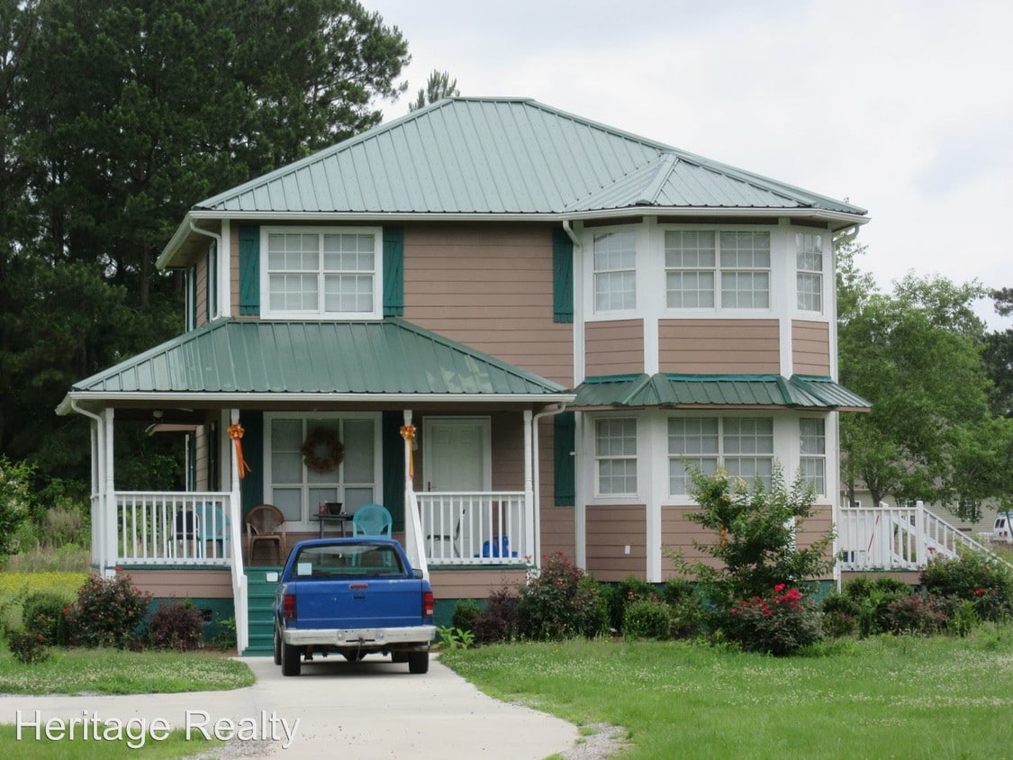 100 Pine Forest Dr, Maxton, NC 28364 House Rental in Maxton, NC
