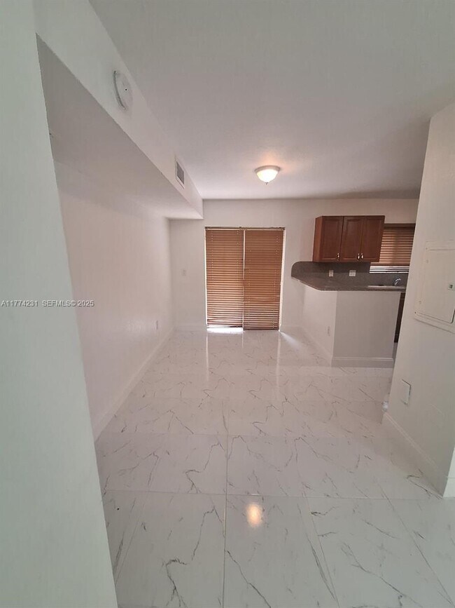 Foto del edificio - 2931 SE 13th Rd