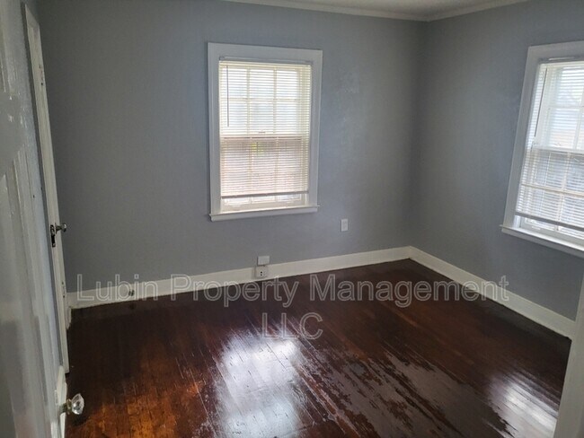 Foto del edificio - 856 Birch St